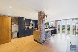 Photo 27- click for photo gallery